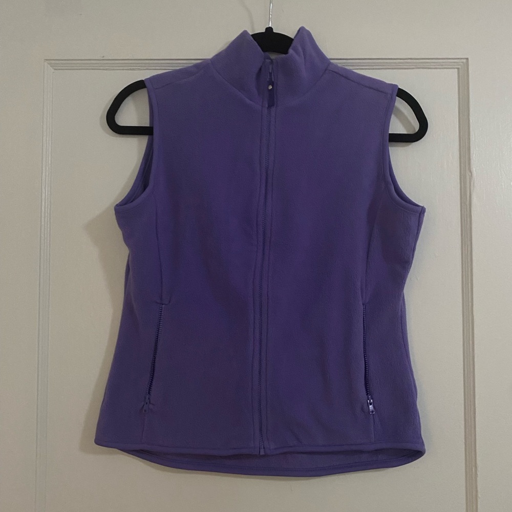Very nice purple vest! Good condition!